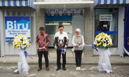 Layanan Air Minum Di Tambah SPBU Pertamina Lewat Biru Container