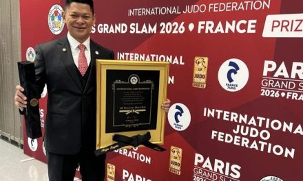 Raja Sapta Oktohari Terima Penghargaan Tertinggi Dari Federasi Judo Internasional