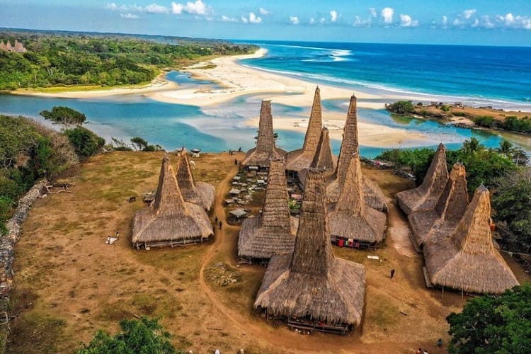 Budaya Lokal Indonesia Yang Berpotensi Menjadi Wisata Dunia