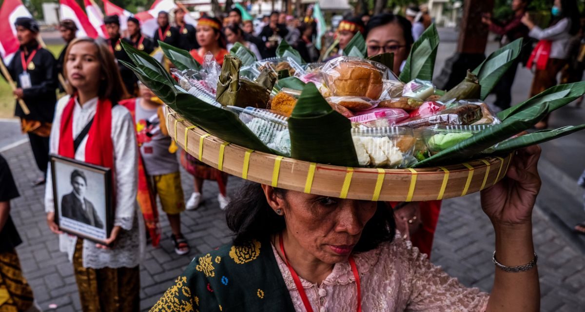 Tradisi Adat Nusantara Yang Masih Dijaga Generasi Muda