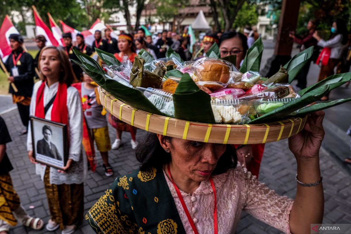 Tradisi Adat Nusantara Yang Masih Dijaga Generasi Muda