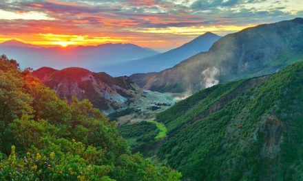 Pegunungan Nusantara: Keindahan Alam Dan Aktivitas Wisata