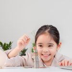 Literasi Keuangan: Membangun Kebiasaan Mengatur Sejak Dini