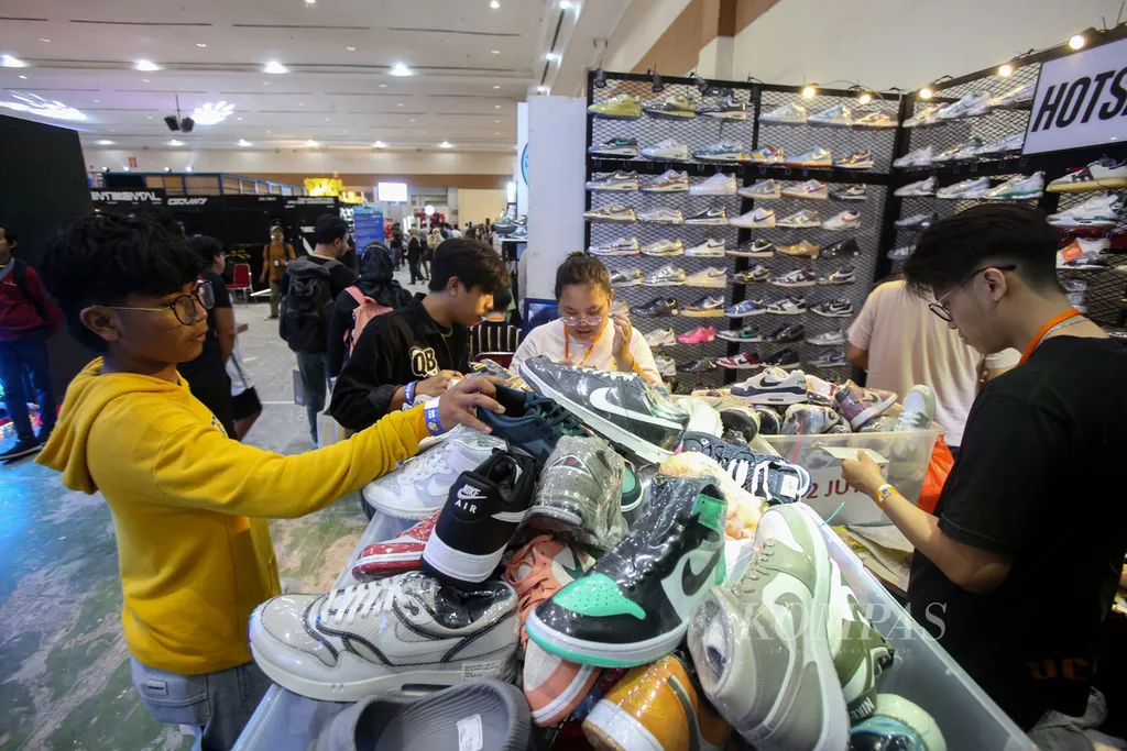 Perkembangan Industri Sepatu: Perpaduan Fungsi, Teknologi Gaya