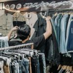 Thrifting Kalangan Anak Muda: Gaya Berpakaian Hemat Dan Unik