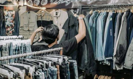 Thrifting Kalangan Anak Muda: Gaya Berpakaian Hemat Dan Unik